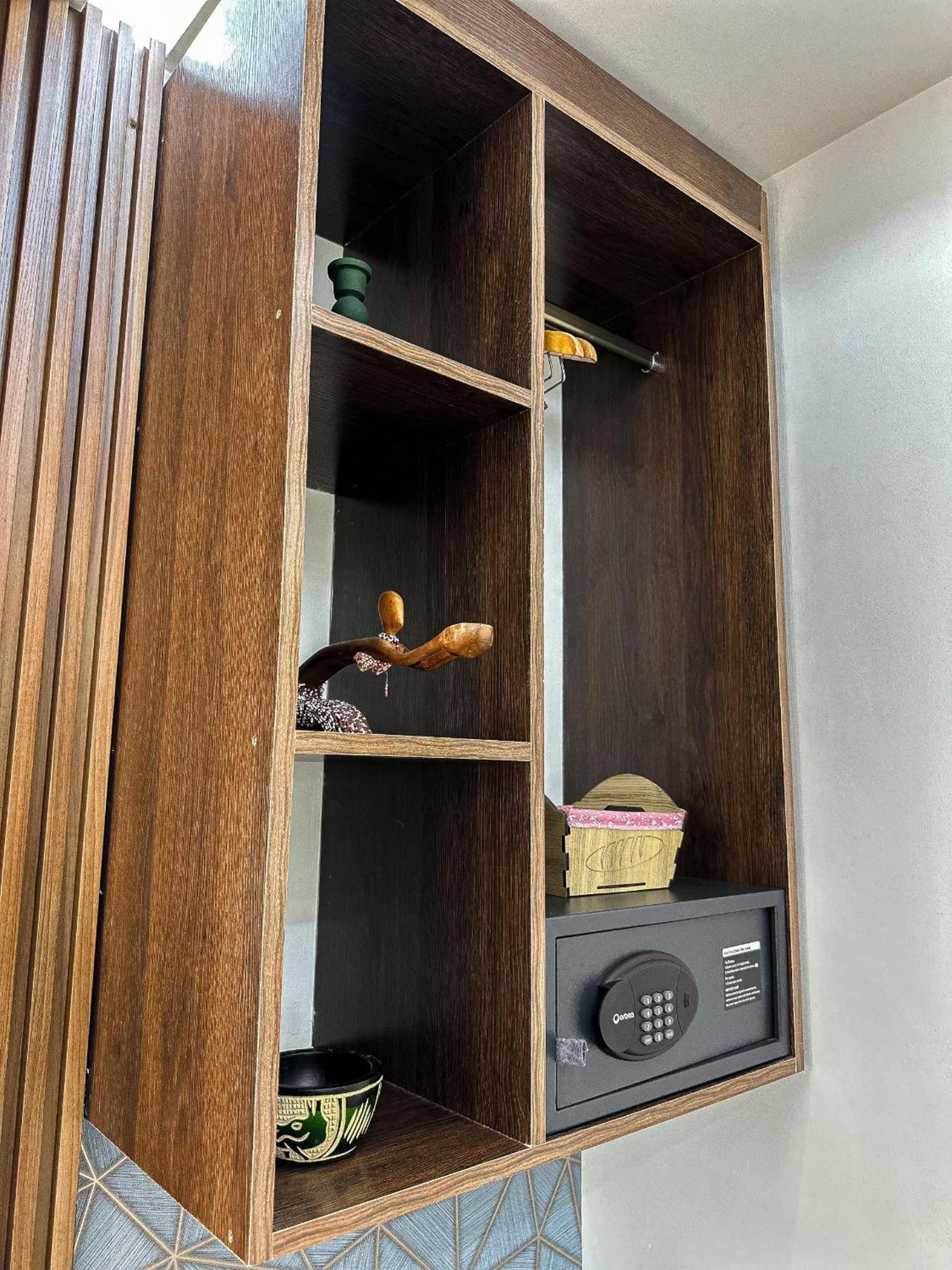 Klik Klak Appart Hotel Cotonou Extérieur photo