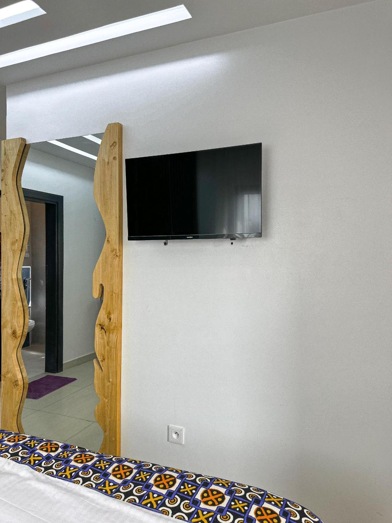 Klik Klak Appart Hotel Cotonou Extérieur photo