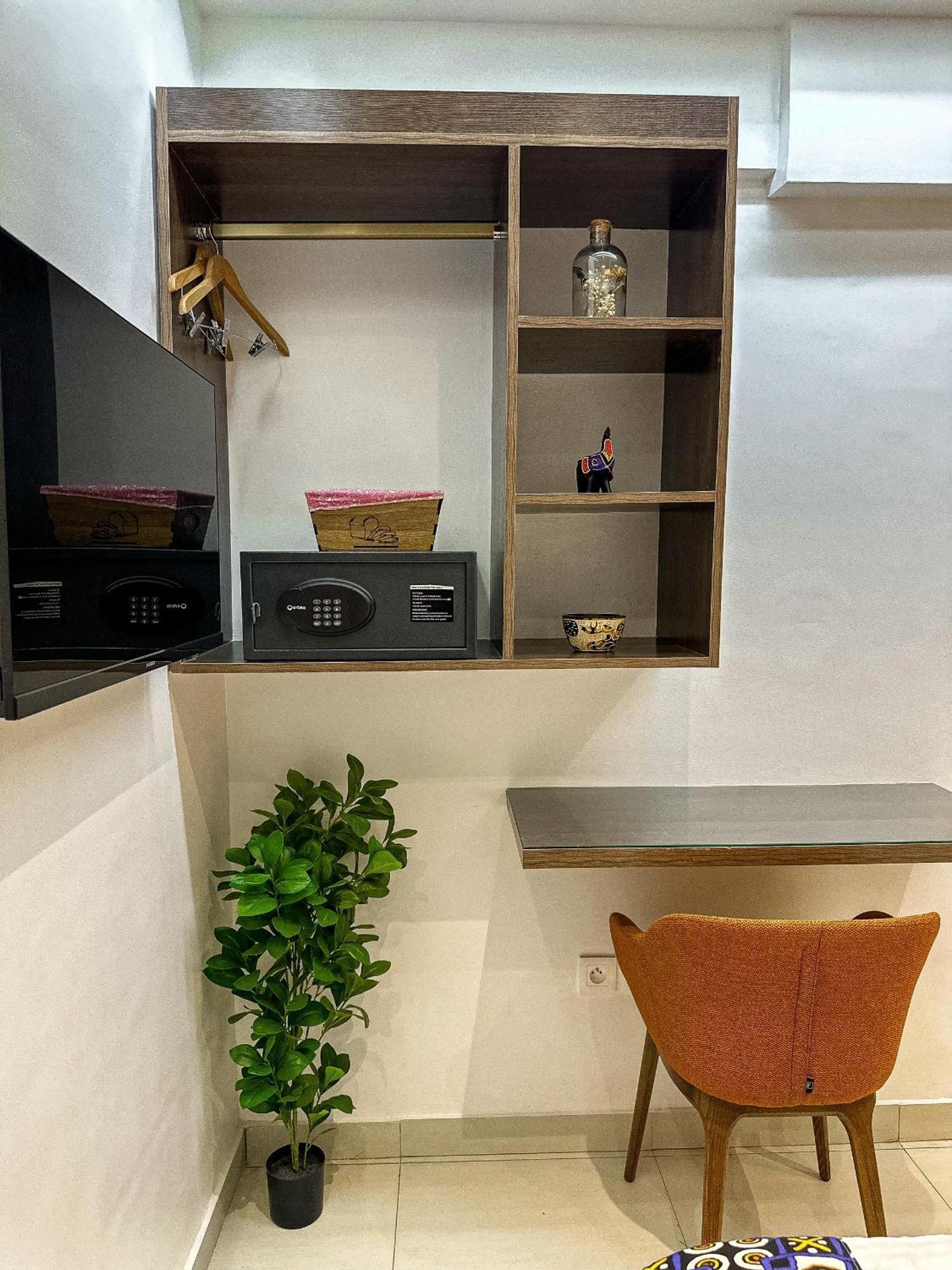 Klik Klak Appart Hotel Cotonou Extérieur photo